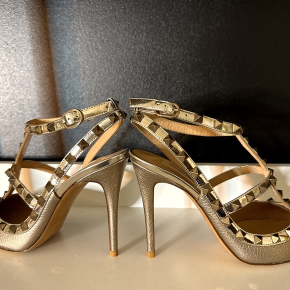 Valentino Rockstud Metallic Leather Heels – NEW – Full Set Included - Picture 5 of 11
